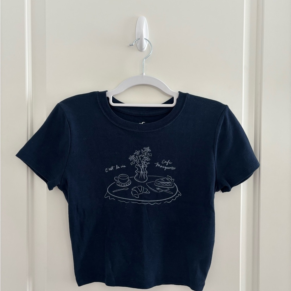 Hollister Baby Tees Hollister Café Marguerite Graphic Baby Tee - Picture 3 of 7